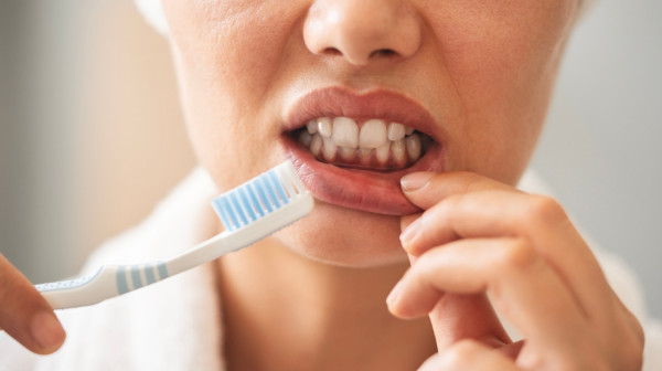 Stomatološkinja upozorava: Ova pića razaraju zubnu gleđ, a mnogi ih piju svaki dan