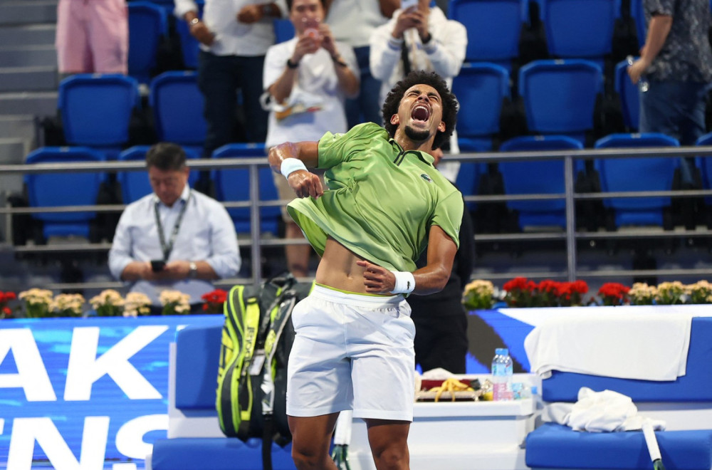 Menšik srušio Sinera pa pao u polufinalu – Francuz sa Alkarasom za titulu u Dohi