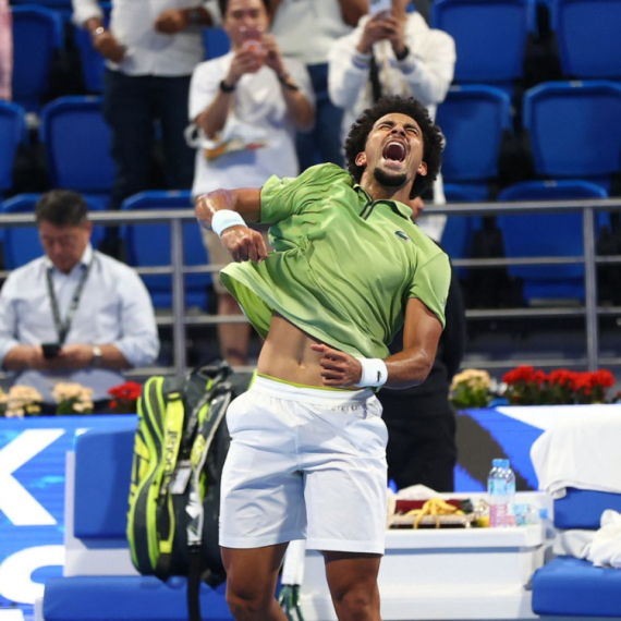 Menšik srušio Sinera pa pao u polufinalu – Francuz sa Alkarasom za titulu u Dohi