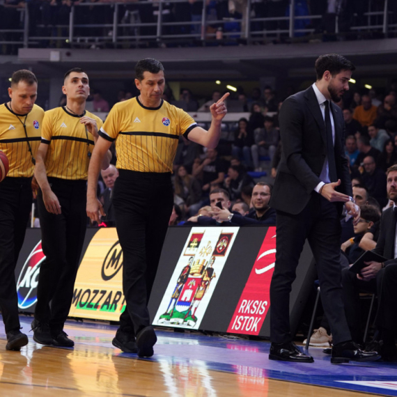 Haos u Nišu na Partizan – Mega: Prazni se "Čair", parket napustili i crno-beli VIDEO