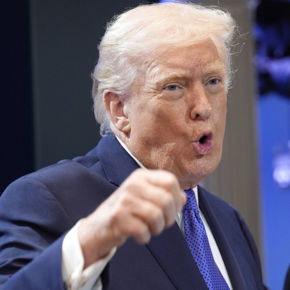 Haos u Americi: Ova odluka pogađa ceo svet; Tramp pobesneo: Uvodi globalne carine