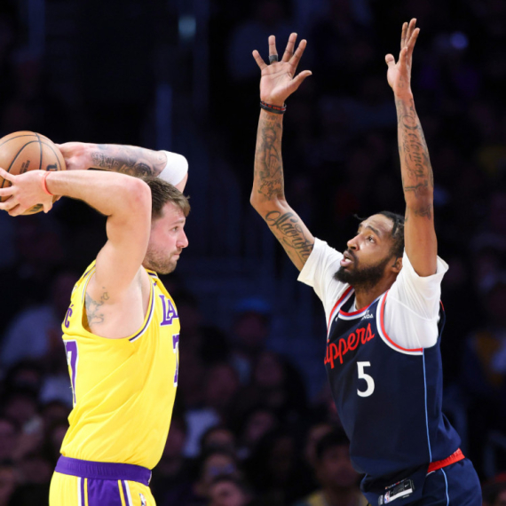 Dončićevih 38 poena srušilo Kliperse – Bogdanović i dalje na klupi VIDEO