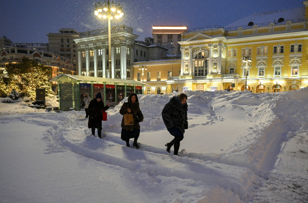 Snežna apokalipsa – grad je zatrpan; Nanosi viši od 80 centimetara FOTO/VIDEO