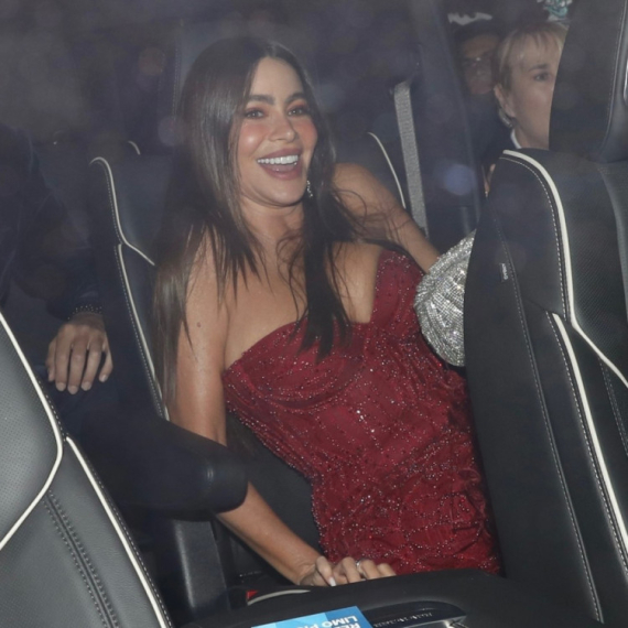 Razgolitila se vatrena Kolumbijka: Savršena zadnjica u prvom planu, muškarcima nije dobro FOTO