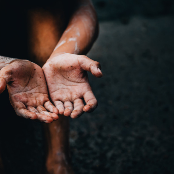 Monstruozni par u Indiji osuđen na smrt: Seksualno zlostavljali i snimali 33 dečaka