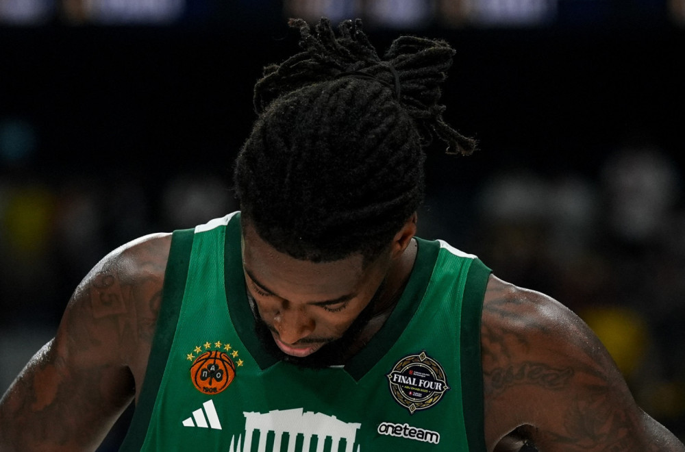 Skandal i trofej u finalu: Panatinaikos nadigrao Olimpijakos, Lesor meta rasizma VIDEO