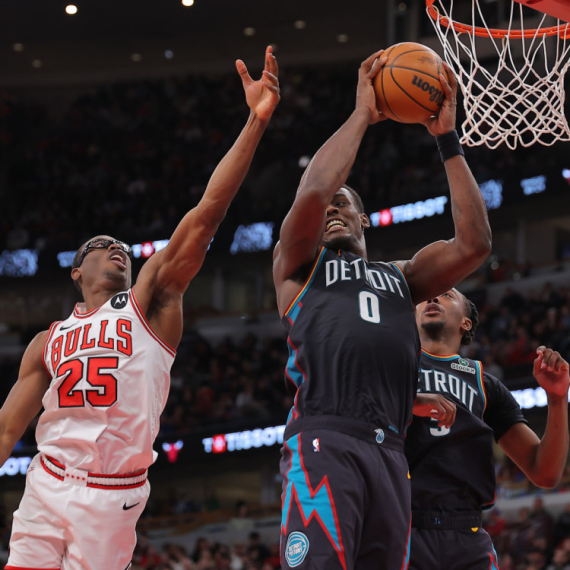 Osmi šamar u nizu za Čikago – Duren zapalio Detroit VIDEO