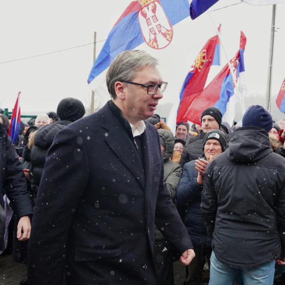 Vučić se oglasio: "Radom, marljivošću i ljubavlju prema Srbiji pobedili smo siledžije i njihovo nasilje" FOTO