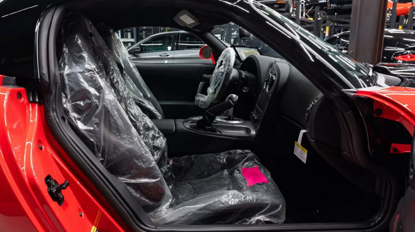 Dobra prilika? Dodge Viper iz 2009, i dalje u fabričkom najlonu, prešao samo 24 km FOTO