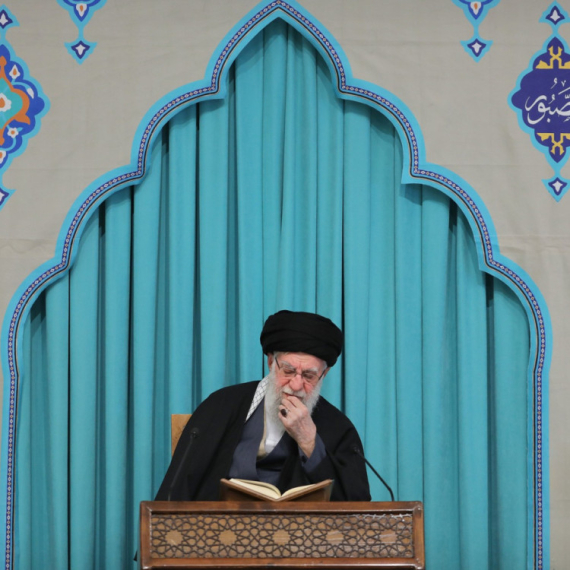 Hamnej preneo instrukcije svom najbližem čoveku; "U slučaju da se komunikacija prekine ili budem ubijen..."