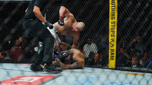 Hrvat opet poražen – Strikland nokautirao Ernandeza, pa poručio: "Hoću da budem kao on" VIDEO