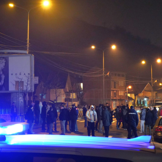 Kampanja blokadera u Lučanima krenula nizbrdo; Ljudi odbijaju razgovor sa njima, oni besni VIDEO