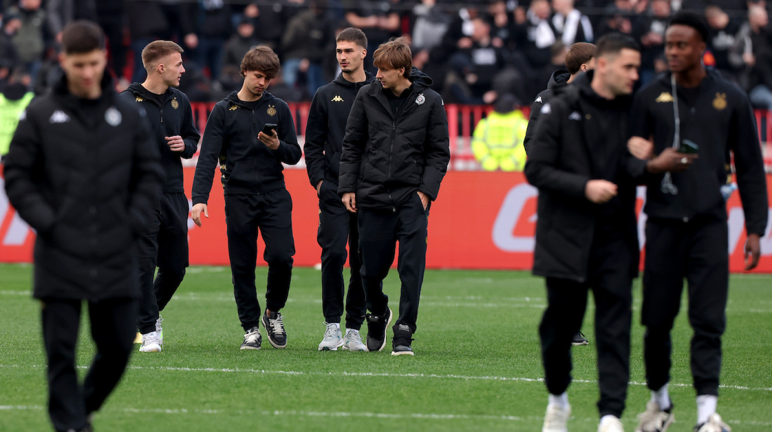 "Večiti" derbi na "Marakani": Pojavio se snimak tuče, navijači pristižu VIDEO