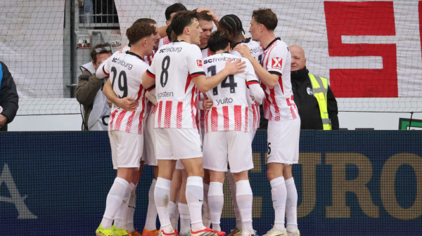 Frajburg produžio krizu Gladbaha