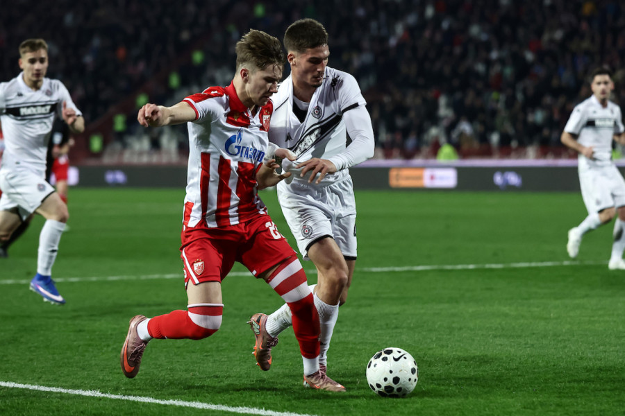 Stadion goreo – Zvezda razbila Partizan