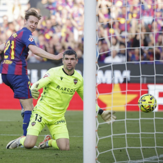 Barsa iskoristila kiks Reala i vratila se na vrh LaLige