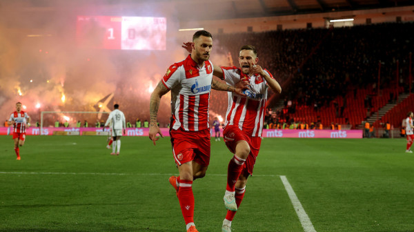 Stadion goreo – Zvezda razbila Partizan