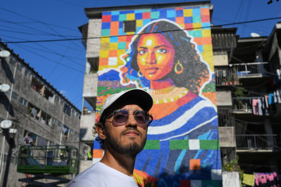Zastaje dah: Umetnik napravio mural Mona Lize od plastičnih čepova za flaše FOTO