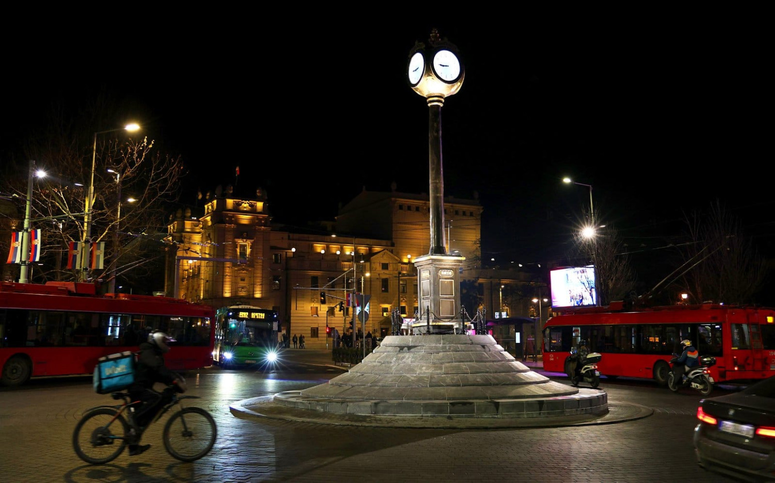 Novi simbol grada: Beogradski sat na Trgu republike FOTO/VIDEO
