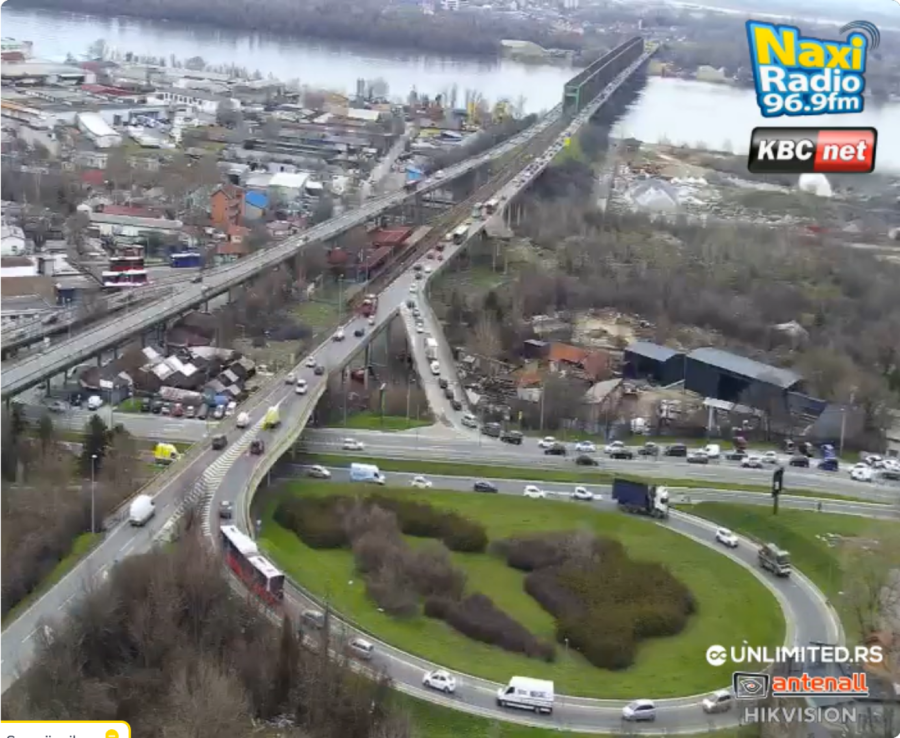 Nastao potpuni kolaps: Saobraćajna nesreća na Pančevačkom mostu; Sve stoji FOTO