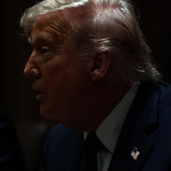 Nosači aviona su stigli, sankcije pooštrene, pretnje su eskalirale; Došlo je do tačke "maksimalnog pritiska"