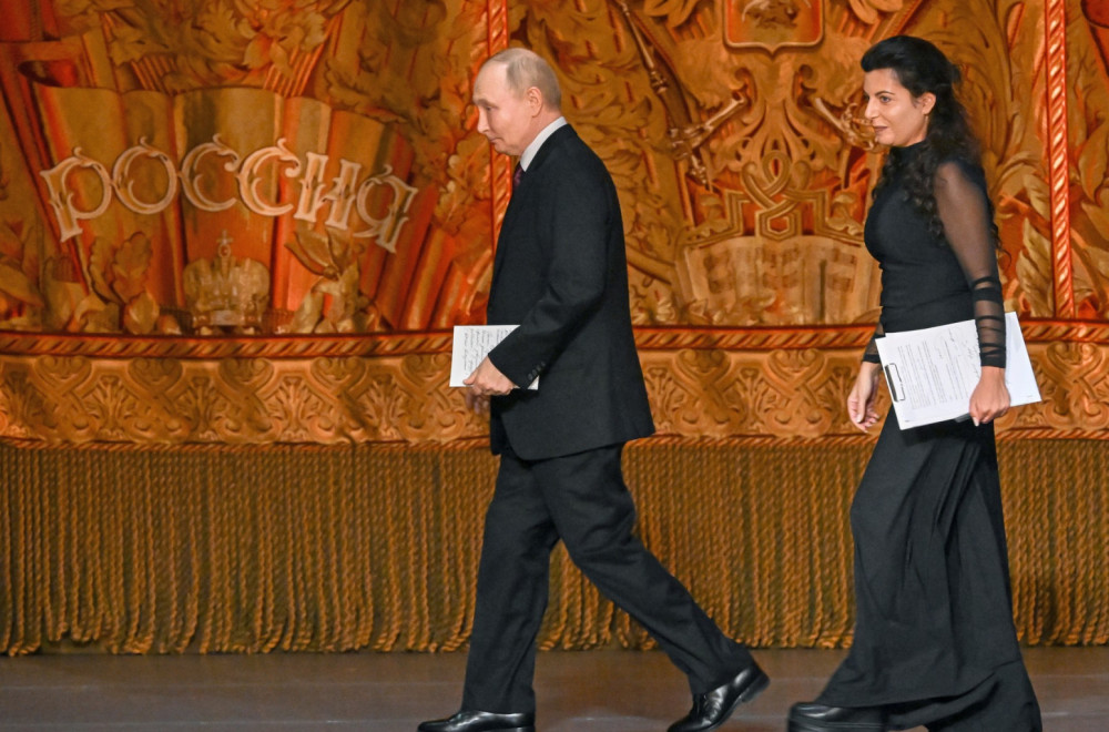 Putinova omiljena novinarka šokirala javnost novim izgledom: "Oprostite mi za sve" VIDEO