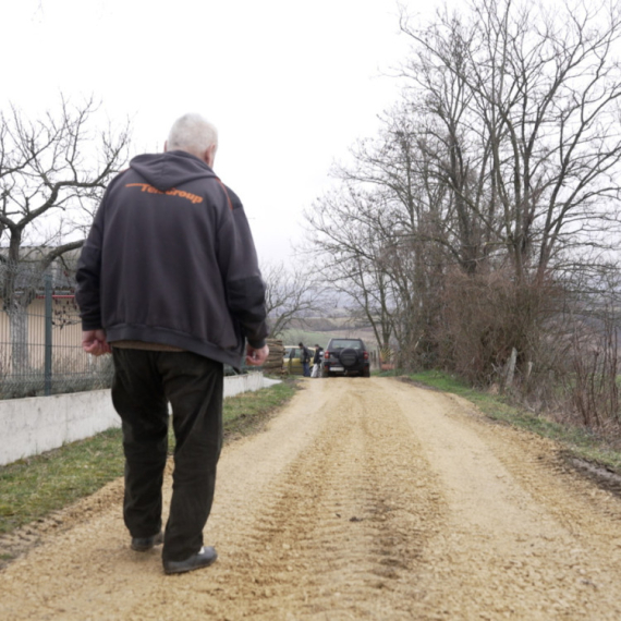 Konačno se gradi prilazni put kod Lučana: Kratka deonica, ali od velikog značaja