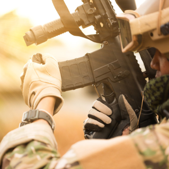 Nove tenzije: Hici upozorenja su ispaljeni FOTO