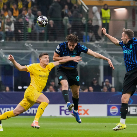 Inter juriša, Njukasl nastavio da "puni" autsajdera