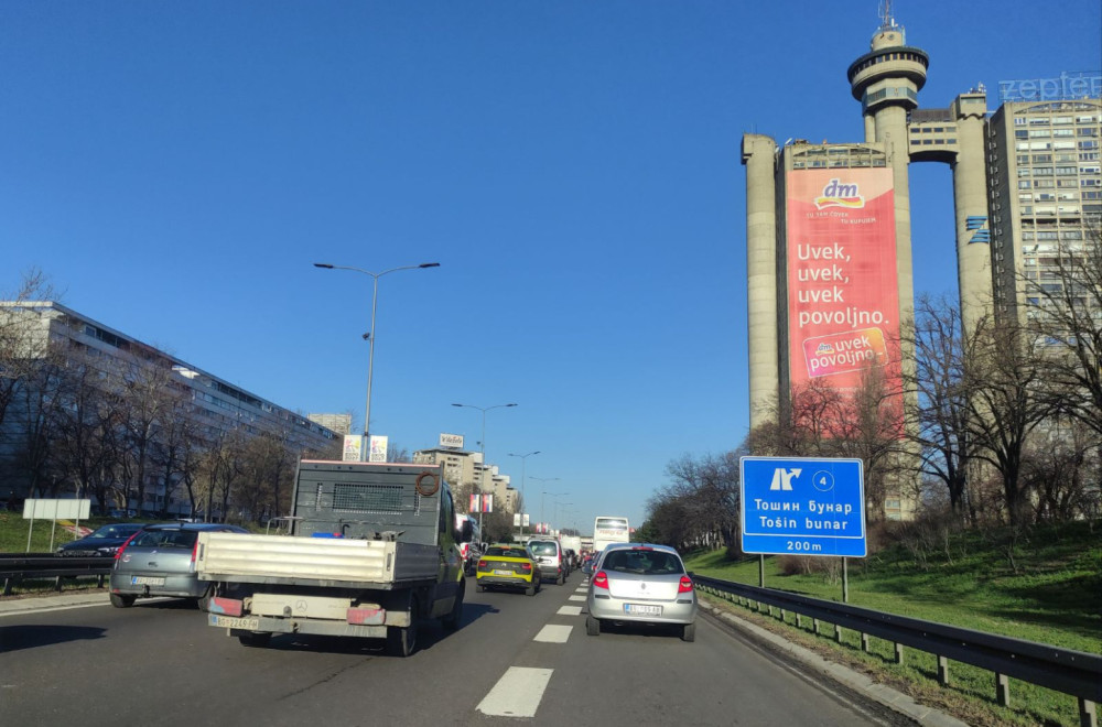 B92.net saznaje: Kolaps na auto-putu; Zbog saobraćajne nesreće sve stoji FOTO