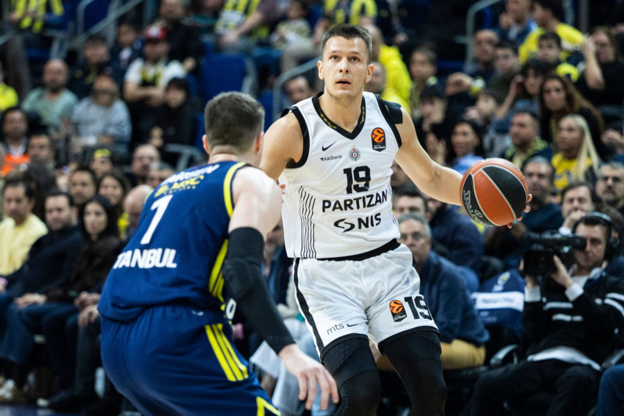 Novi poraz Partizan – šampion Evrope bolji posle drame u završnici