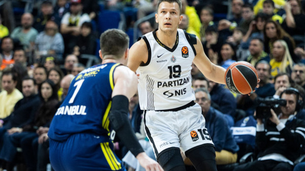 Uvrede na meču Fenera i Partizana: "Svi ste vi turski sinovi" FOTO