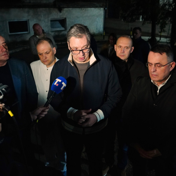 Vučić posetio Dačića u Kliničkom centru Srbije; "Na mehaničkoj je ventilaciji 48 sati, suviše je rano"