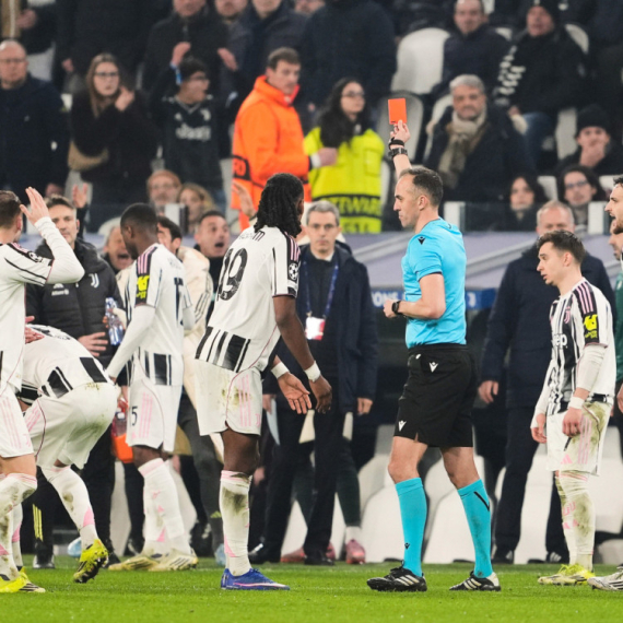 Monako se raspao za 8 minuta – Juventus pred senzacijom sa igračem manje!