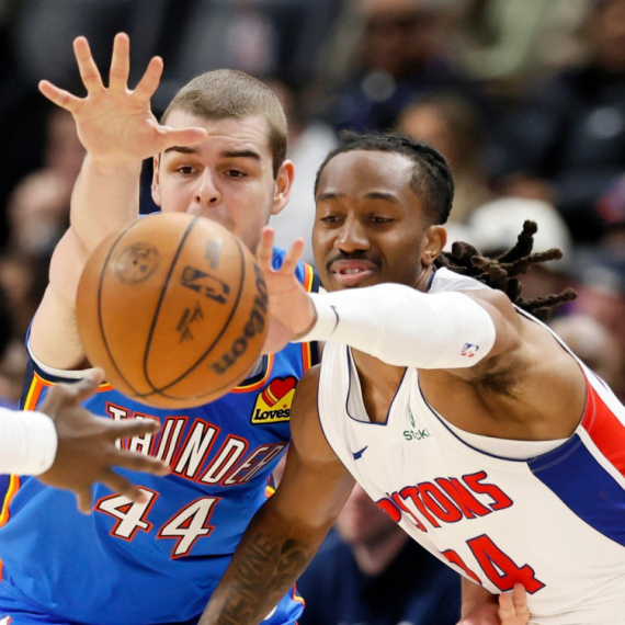 Okršaj lidera: Detroit nadigrao desetkovanu Oklahomu – Topić "nevidljiv" VIDEO