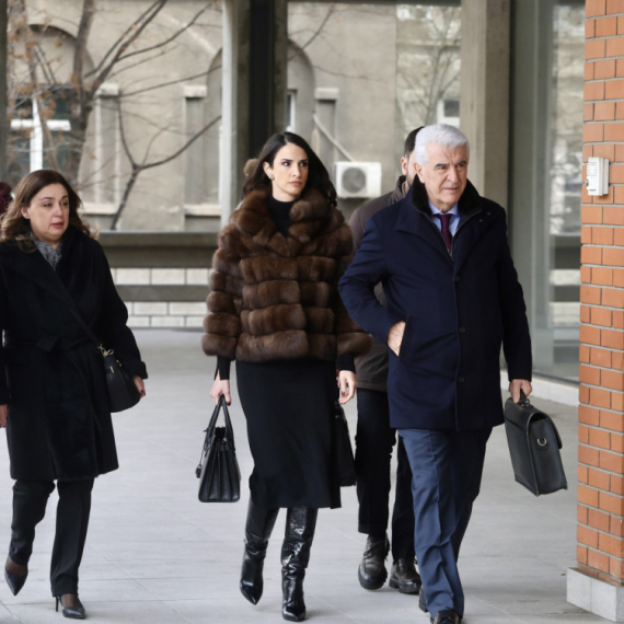 Miljana Kecmanović stigla u sud; Danas nastavak suđenja za masakr u Ribnikaru