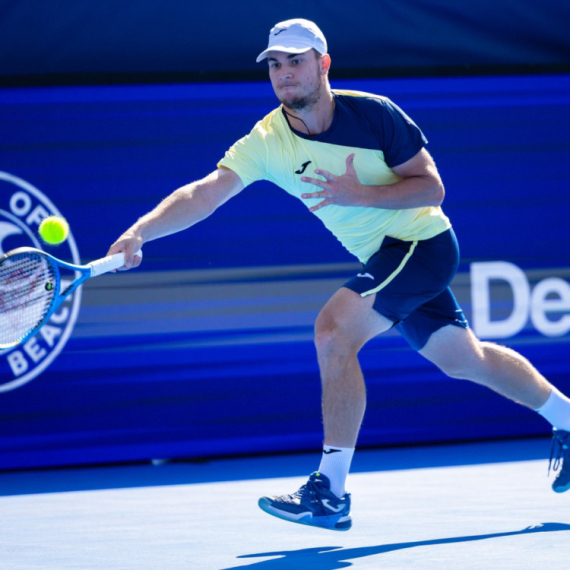 Šta ovo bi?! Kecmanović srušio Zvereva za pobedu karijere – konačno pao igrač iz Top 5!