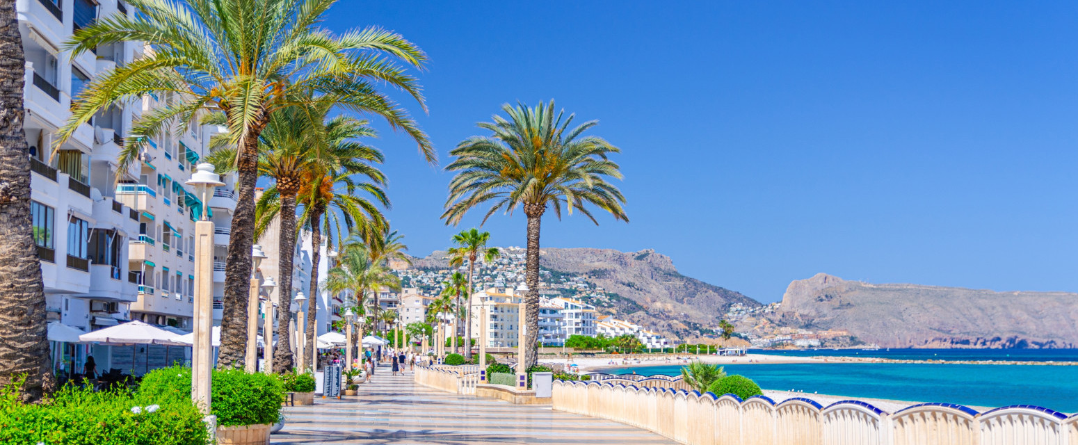 Sve više Srba letuje na ovoj destinaciji: "Hoteli sa tri zvezdice jeftiniji nego u Grčkoj i Turskoj" VIDEO