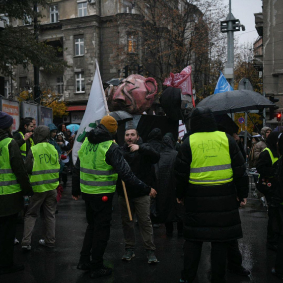 Blamaža u programu uživo: N1 ne može da pronađe studente iza "studentske liste"