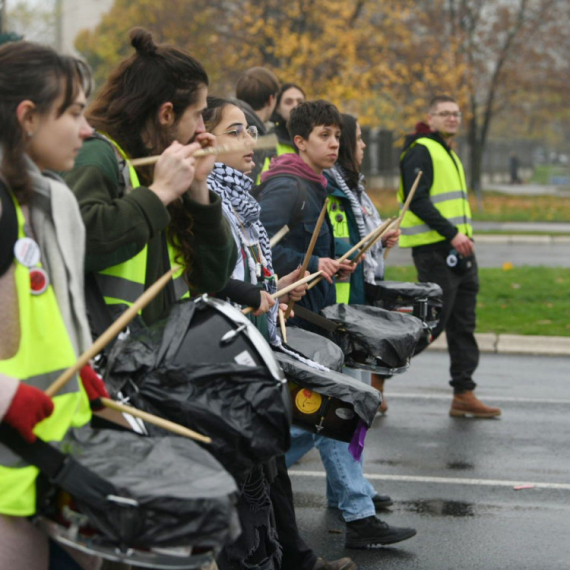 "Svaki dan 8. mart" ili LGBT politički miting? Nakaradni protest obesmislio praznik žena