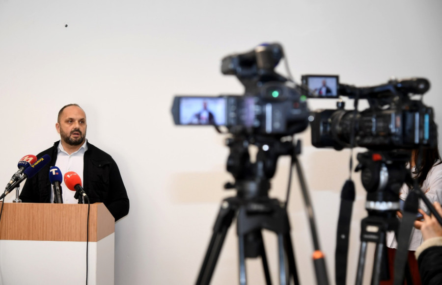 Radojević: Dobio sam sudski poziv zbog postavljanja banera Mir Božji, Hristos se rodi na Badnji dan