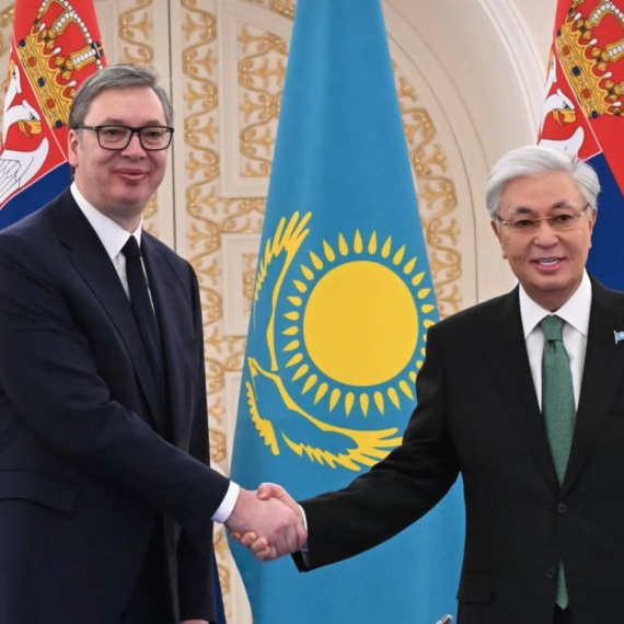 Vučić u Astani; Priređen svečani doček u čast predsednika Srbije VIDEO