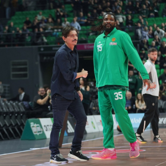 Janakopulos opet "plete" po sudijama – dao je ludo obećanje navijačima VIDEO