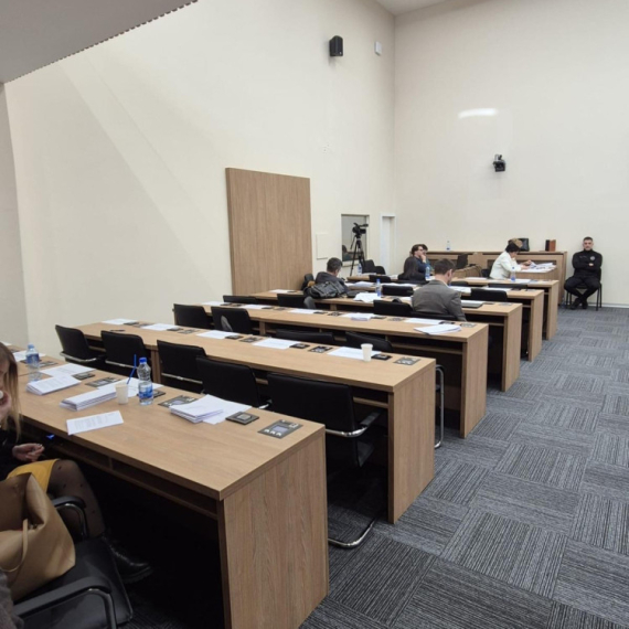 Mirković: Današnja sednica Skupštine grada pokazuje odnos opozicije prema građanima; Od 46, došlo njih 5 FOTO