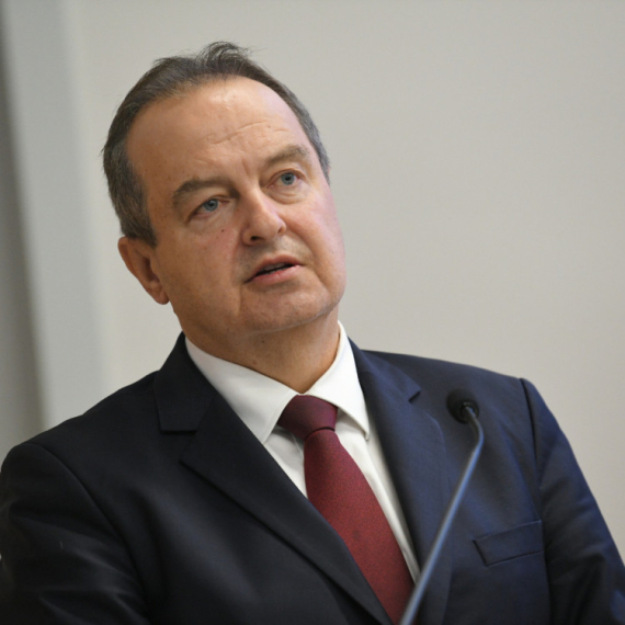 Vučić o stanju Dačića: "Plašimo se da ima još nešto što ne vidimo; "Čim sletim u Beograd, idem u bolnicu"