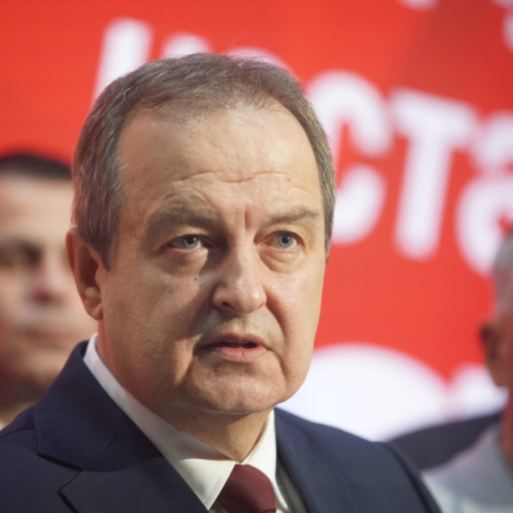 Vučić o stanju Dačića: "Plašimo se da ima još nešto što ne vidimo; "Čim sletim u Beograd, idem u bolnicu"