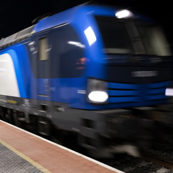 Šine spremne, kompozicije jure 160 na sat: Teret već saobraća prugom ka Beogradu FOTO