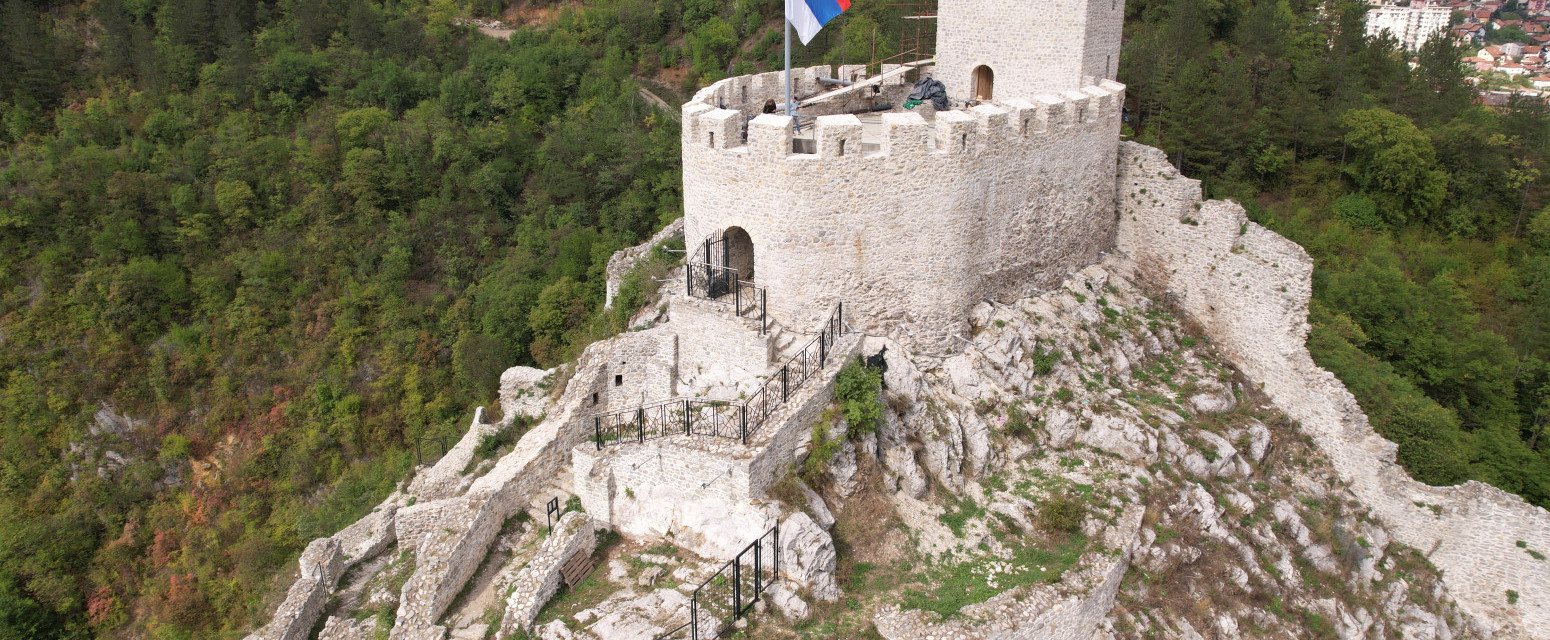 Srednjovekovna tvrđava mami turiste u Zapadnu Srbiju: Ponos Užica ponovo blista FOTO
