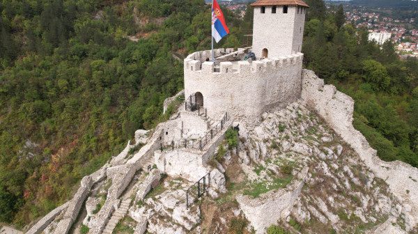 Srednjovekovna tvrđava mami turiste u Zapadnu Srbiju: Ponos Užica ponovo blista FOTO