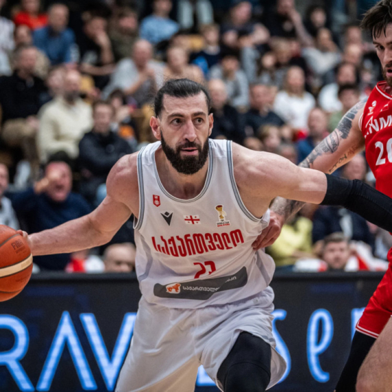 Džikićeva nada i dalje živi, Slovenci "pregazili" Čehe – Lojd "ubio" Letonce trojkom u poslednjoj sekundi